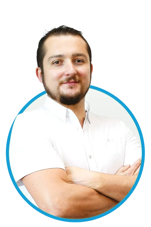Mickaël, Directeur